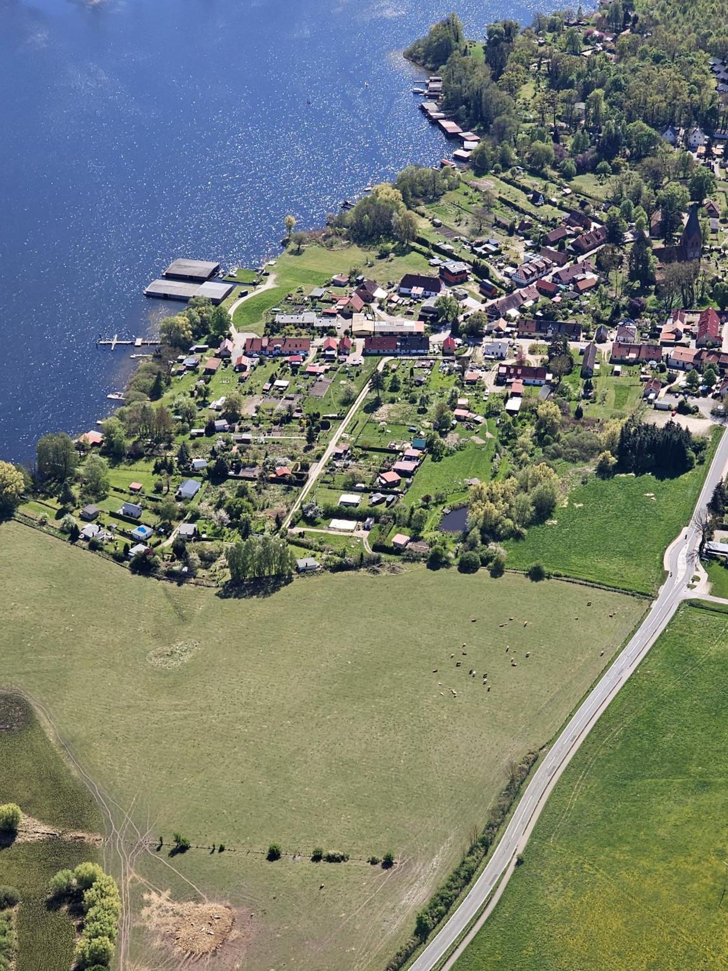Ferienhaus am See Jabel Exterior foto